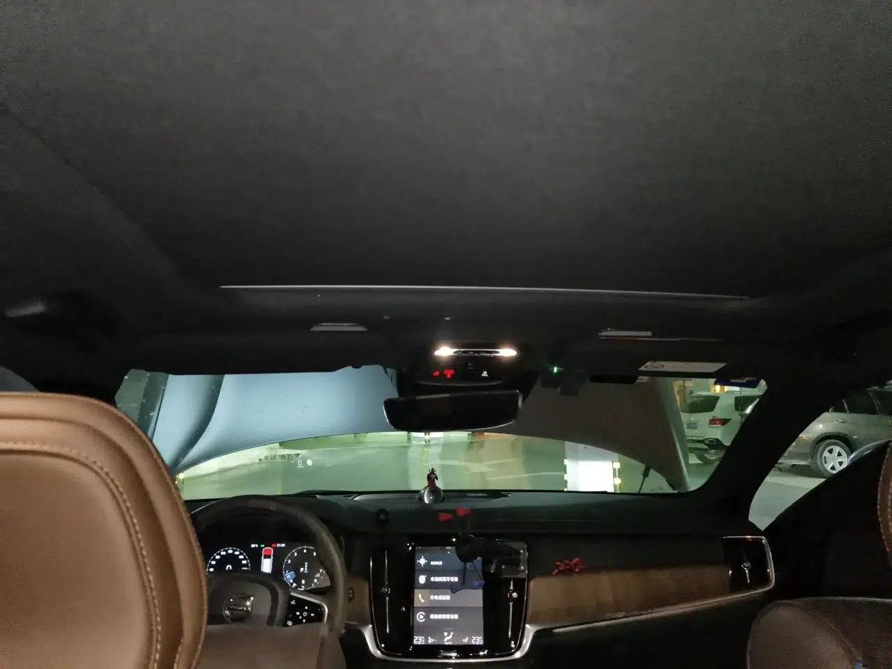 Volvo V90 2021 Cross Country B5 AWD Prestige Edition — миниатюра 18