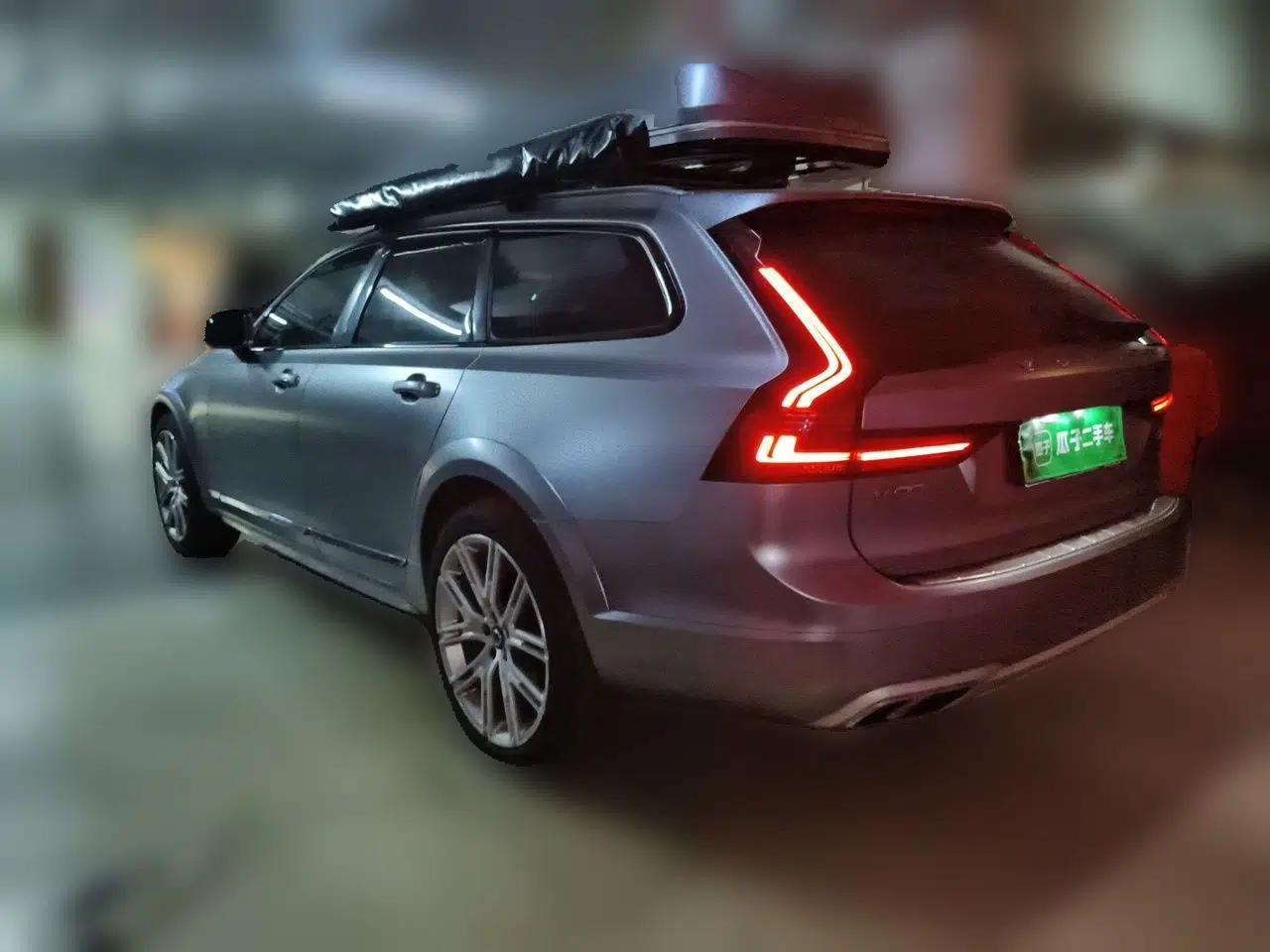 Volvo V90 2021 Cross Country B5 AWD Prestige Edition — миниатюра 4
