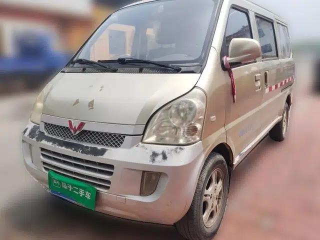 Wuling Rongguang Wuling Rongguang 1.2 manual, 5 seats, closed-body van