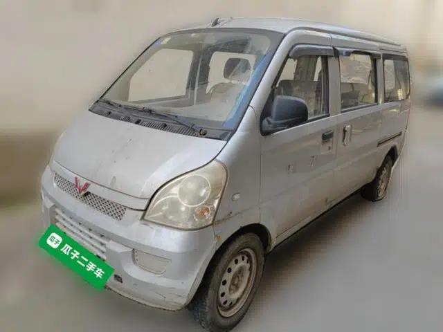 Wuling Rongguang Wuling Rongguang Displacement: 1.206 L Seats: 7 Gasoline Manual Transmission