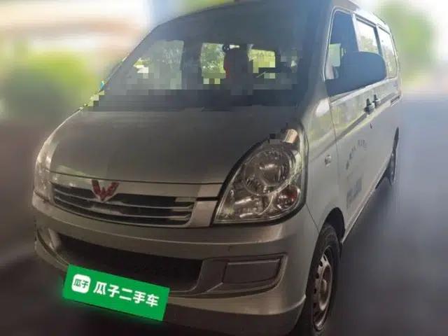 Wuling Rongguang 2014 1.2L S Base Model