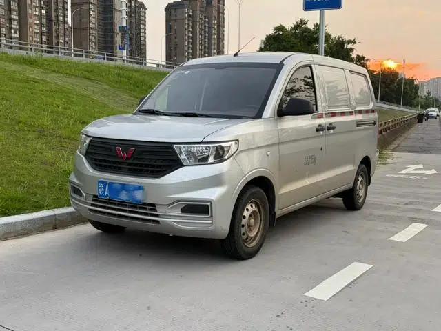 Wuling Hongguang V 2022 1.5L Sporty Edition with Sealed Windows and Hydraulic Power Steering