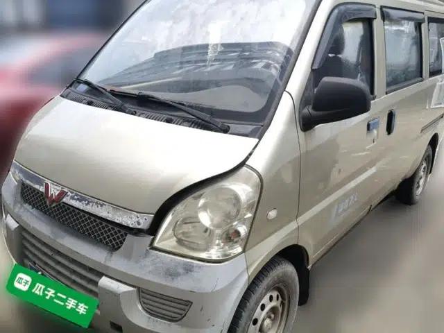 Wuling Rongguang V 2015 1.2L Base Version