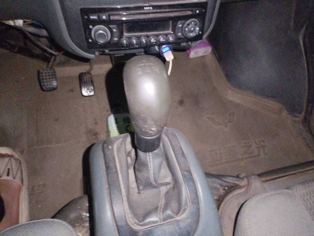 Wuling Zhiguang 2010 1.0L New Version Liye Style with Shorter Body — миниатюра 14