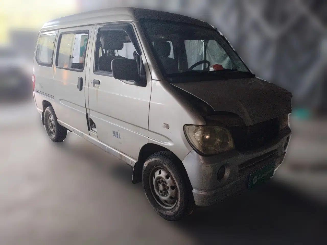 Wuling Zhiguang 2010 1.0L New Version Liye Style with Shorter Body — миниатюра 3