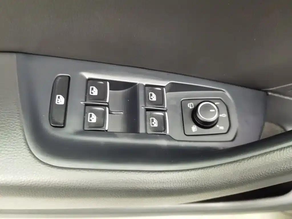 2020 Volkswagen Passat 330TSI DSG Luxury — миниатюра 9