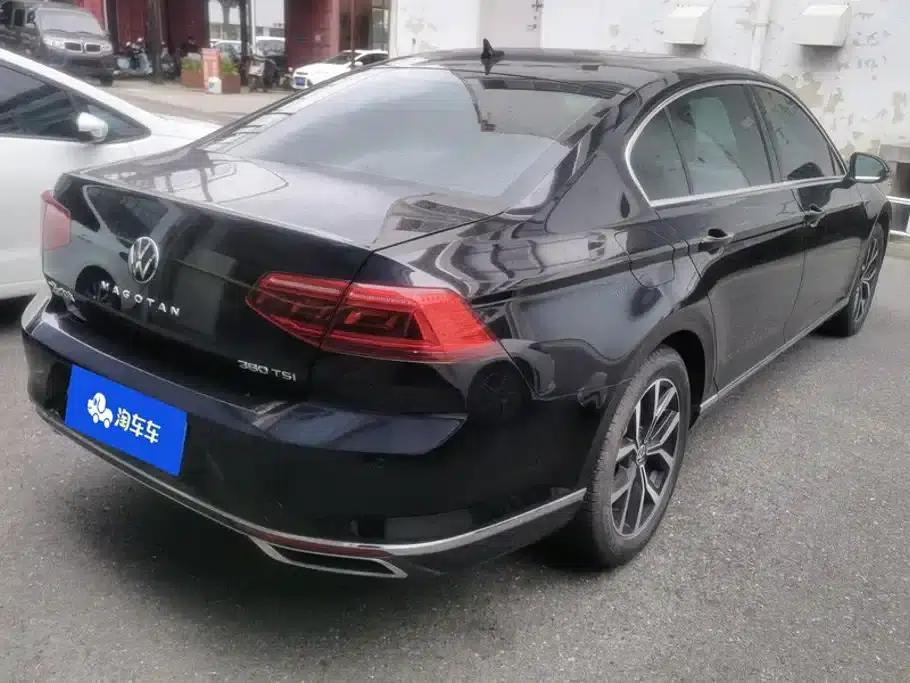 2020 Volkswagen Passat 330TSI DSG Leading Edition — миниатюра 3