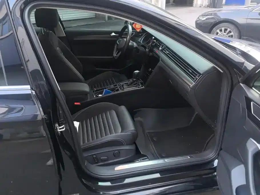 2020 Volkswagen Passat 330TSI DSG Leading Edition — миниатюра 8