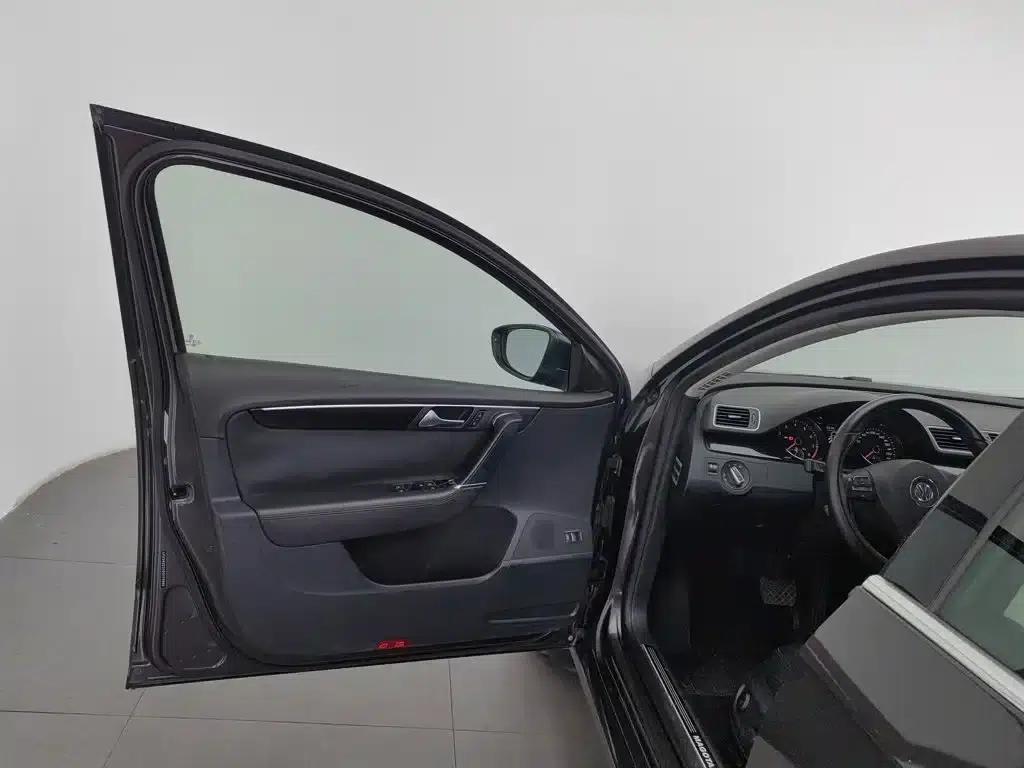 2013 Volkswagen Passat 2.0TSI Luxury — миниатюра 8