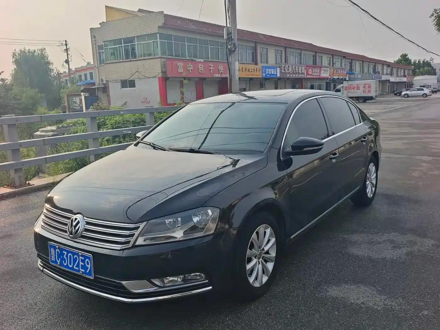 2015 Volkswagen Passat 1.8TSI Leading Edition — миниатюра 1