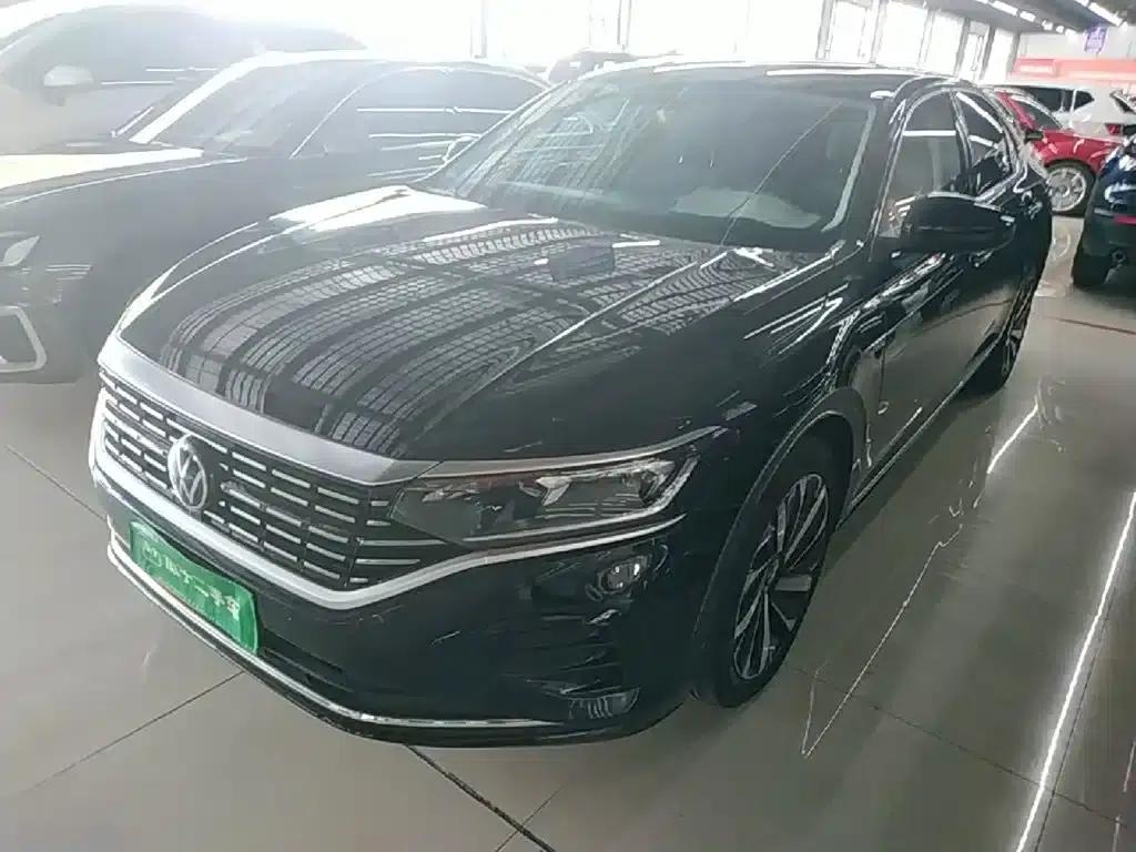2022 Passat 330TSI Luxury Edition — миниатюра 1