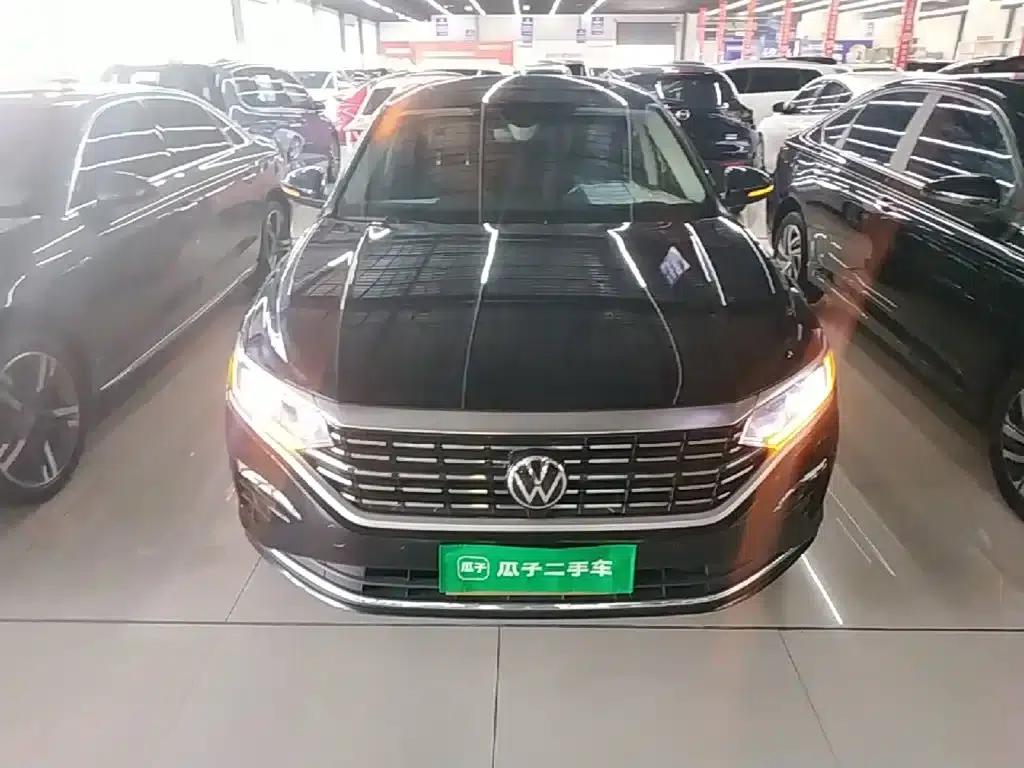 2022 Passat 330TSI Luxury Edition — миниатюра 3