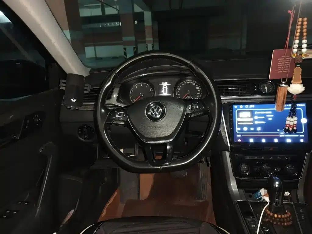 2016 Passat 330TSI DSG Premium Edition — миниатюра 3