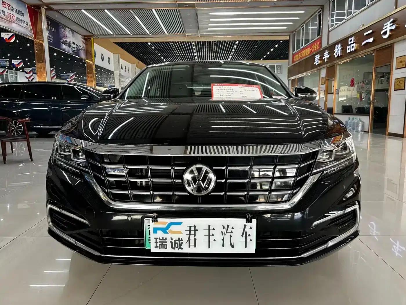 2020 Volkswagen Passat Plug-in Hybrid 430PHEV Hybrid Luxury Edition (China VI Emission Standard) — миниатюра 1