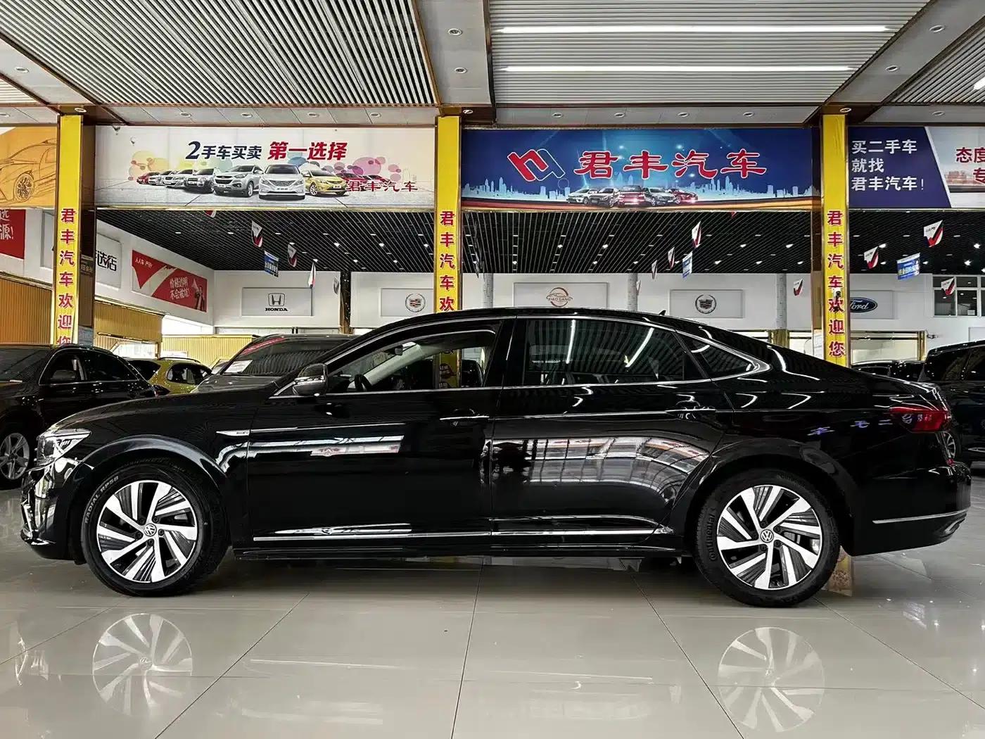 2020 Volkswagen Passat Plug-in Hybrid 430PHEV Hybrid Luxury Edition (China VI Emission Standard) — миниатюра 2