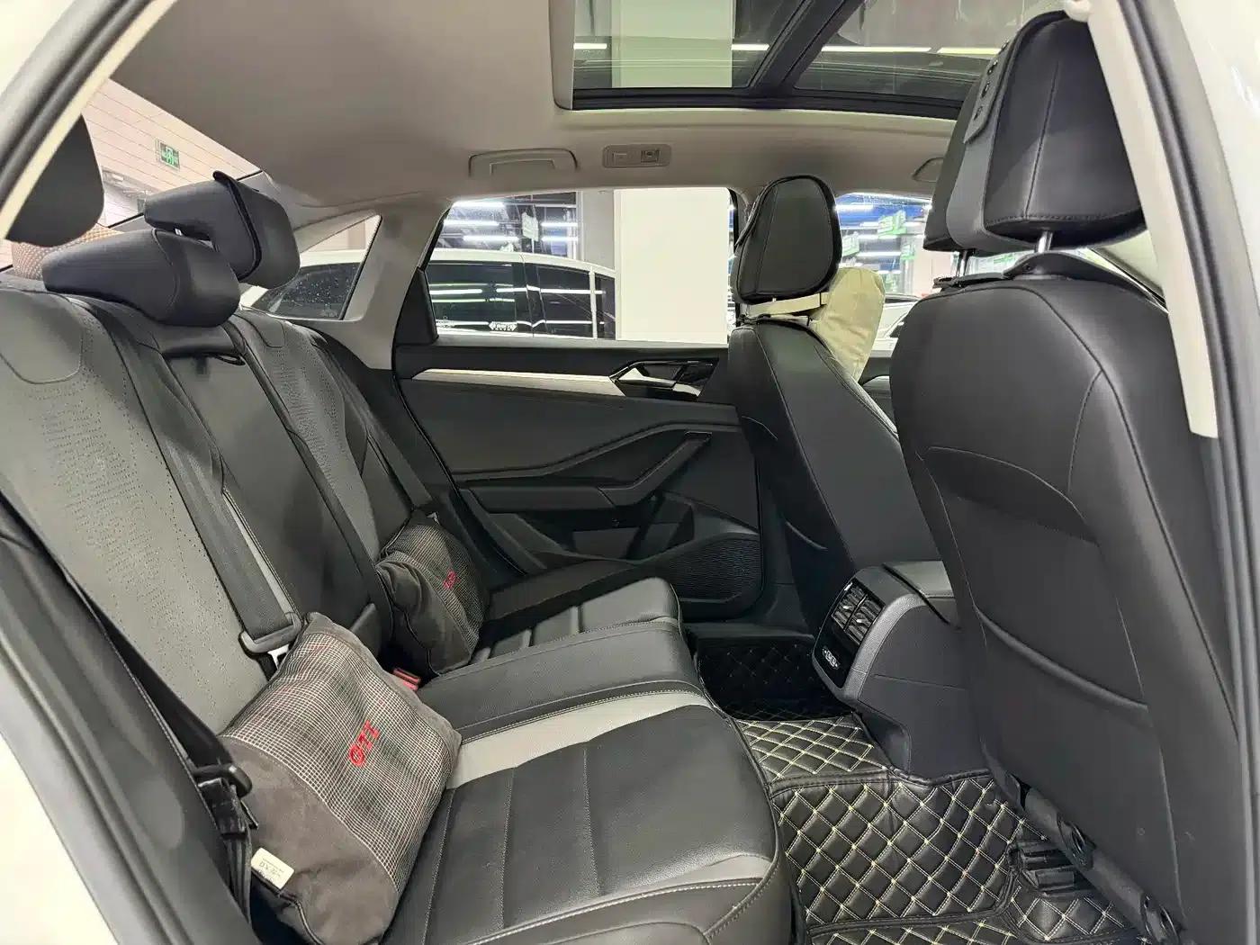 2022 Volkswagen Sagitar 280TSI DSG Super Edition — миниатюра 5