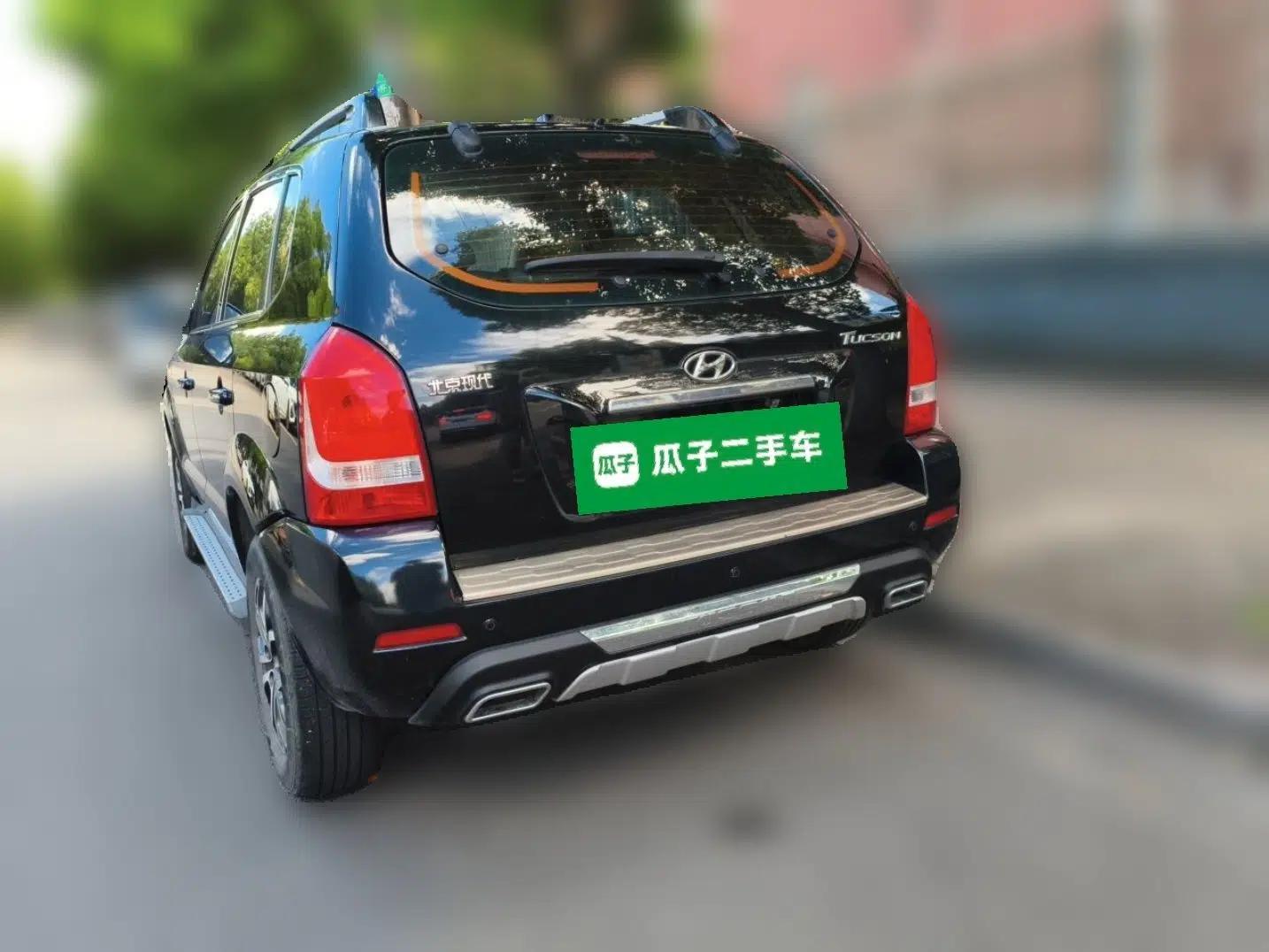 Hyundai Tucson 2013 2.0L Manual Two-Wheel Drive Fashion Edition — миниатюра 4