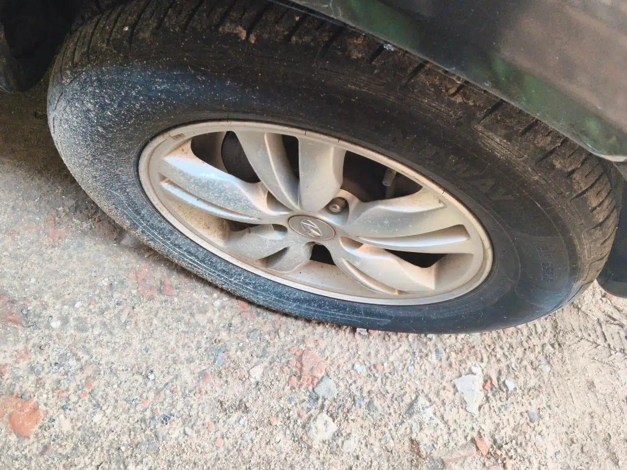Hyundai Tucson 2009 2.0L Manual Two-Wheel Drive Fashion Edition — миниатюра 8