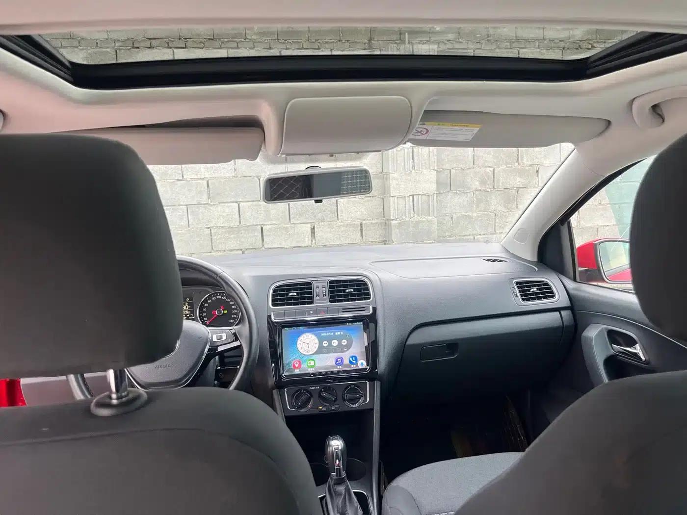 2016 Polo 1.6L Automatic Comfort Model — миниатюра 13