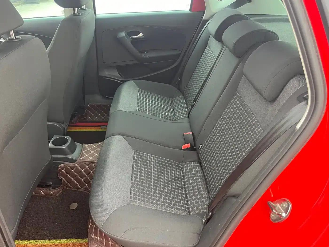 2016 Polo 1.6L Automatic Comfort Model — миниатюра 6