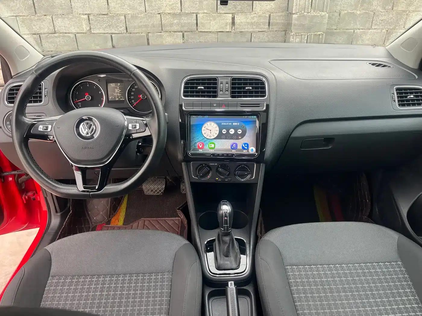 2016 Polo 1.6L Automatic Comfort Model — миниатюра 9
