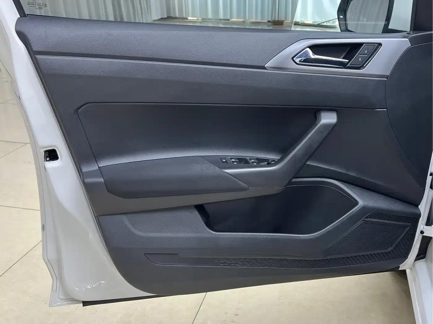 2021 Polo Plus 1.5L Automatic Panoramic Enjoyment Edition — миниатюра 8