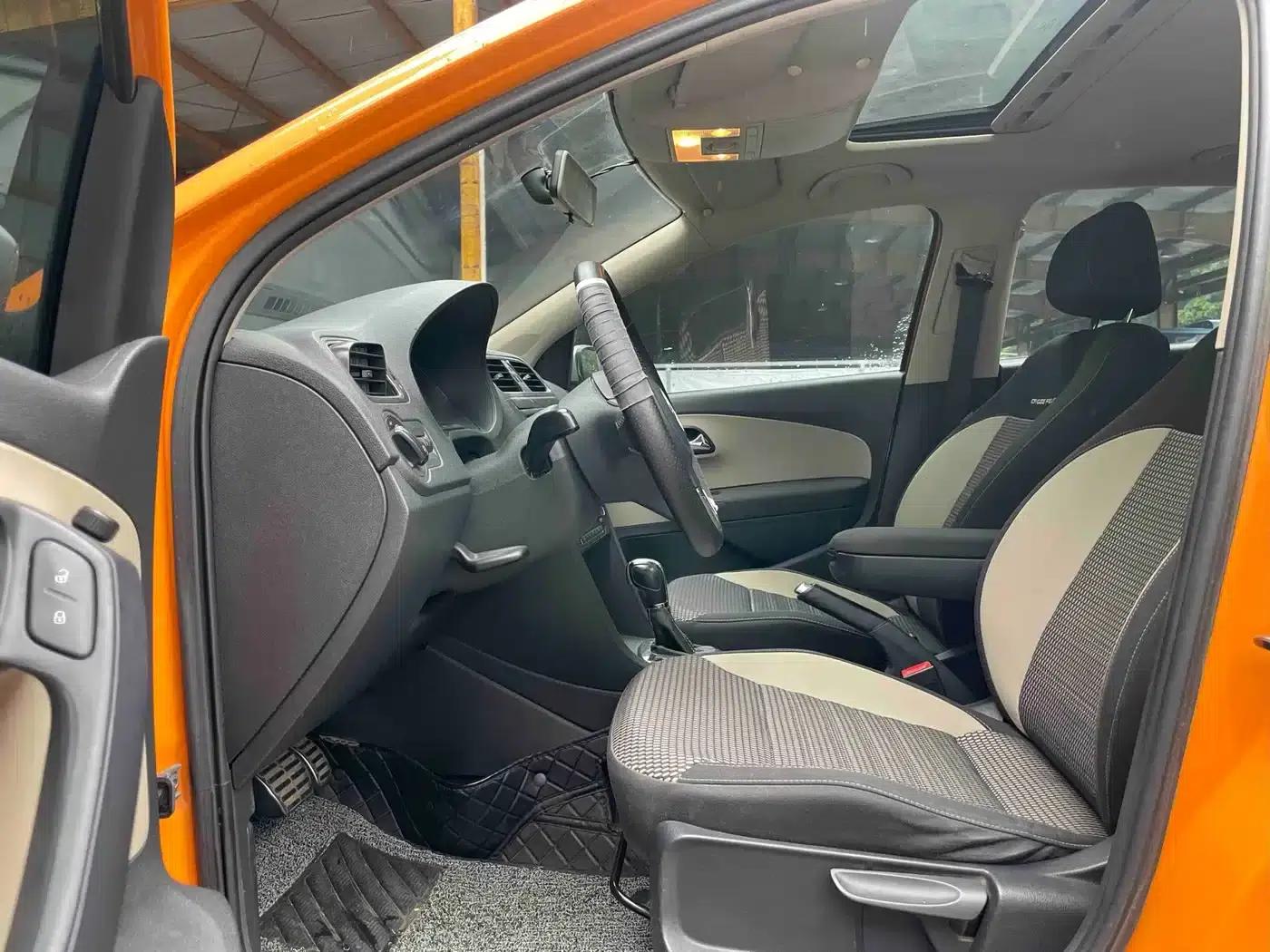 2012 Polo 1.6L Cross Polo AT — миниатюра 3