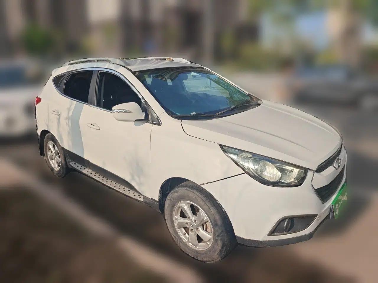 Hyundai ix35 2012 2.0L Manual Two-Wheel Drive New Edition GL — миниатюра 3