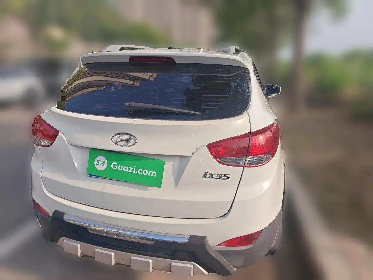 Hyundai ix35 2012 2.0L Manual Two-Wheel Drive New Edition GL — миниатюра 5