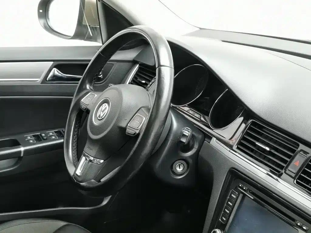 2015 Volkswagen Bora Value Edition 1.6L Automatic Comfort Model — миниатюра 22