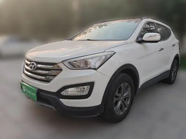 Hyundai Santa Fe 2013 2.4L Automatic Two-Wheel Drive Smart Version