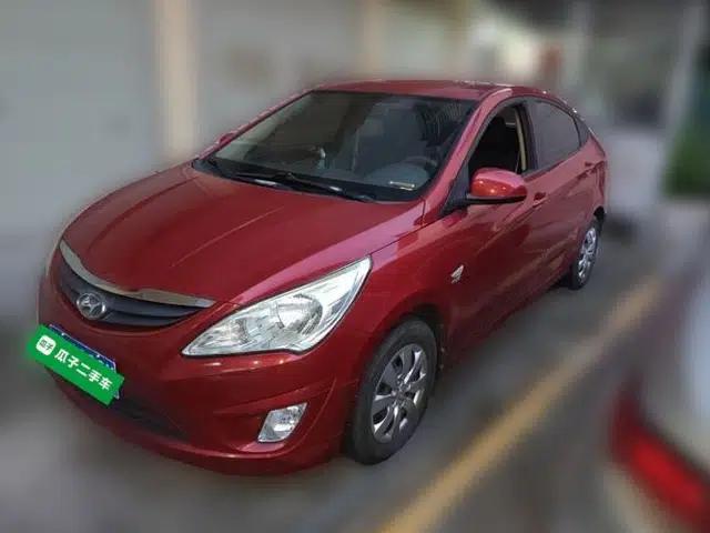 Hyundai Verna (older generation) 2010 Sedan 1.4L Manual Comfort GS