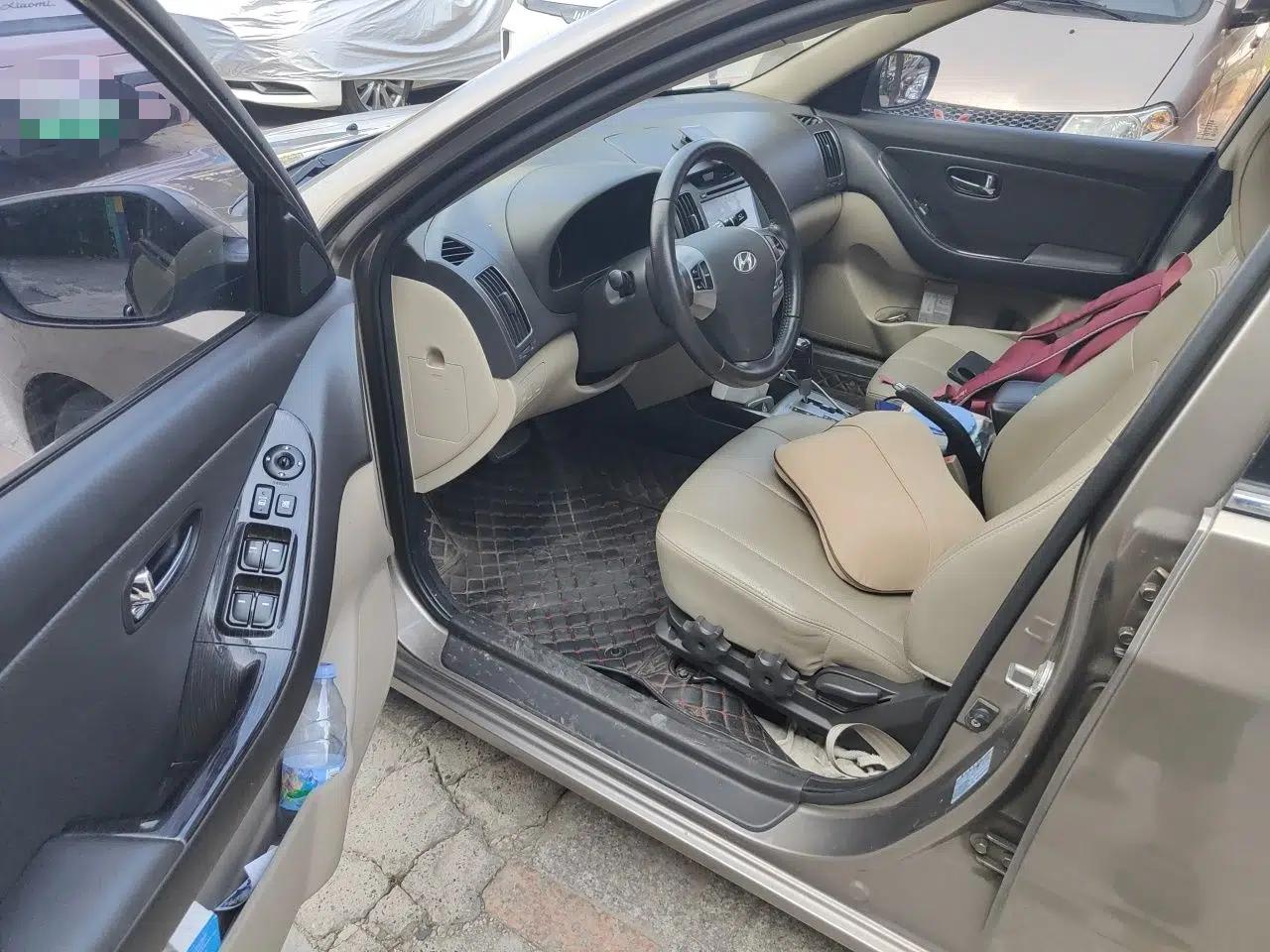 Hyundai Celesta 2011 1.6L Automatic Luxury Version — миниатюра 16