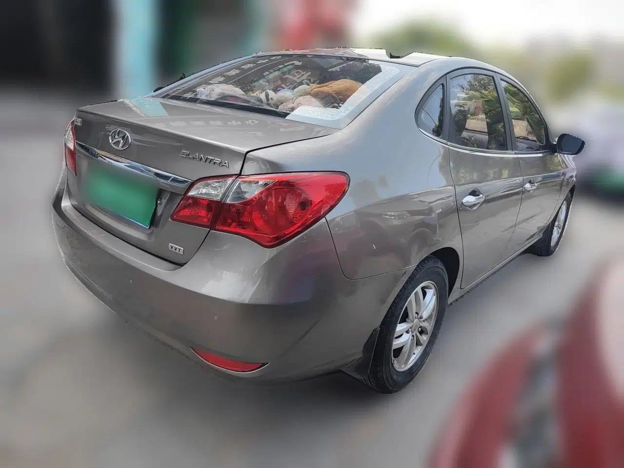 Hyundai Celesta 2011 1.6L Automatic Luxury Version — миниатюра 6