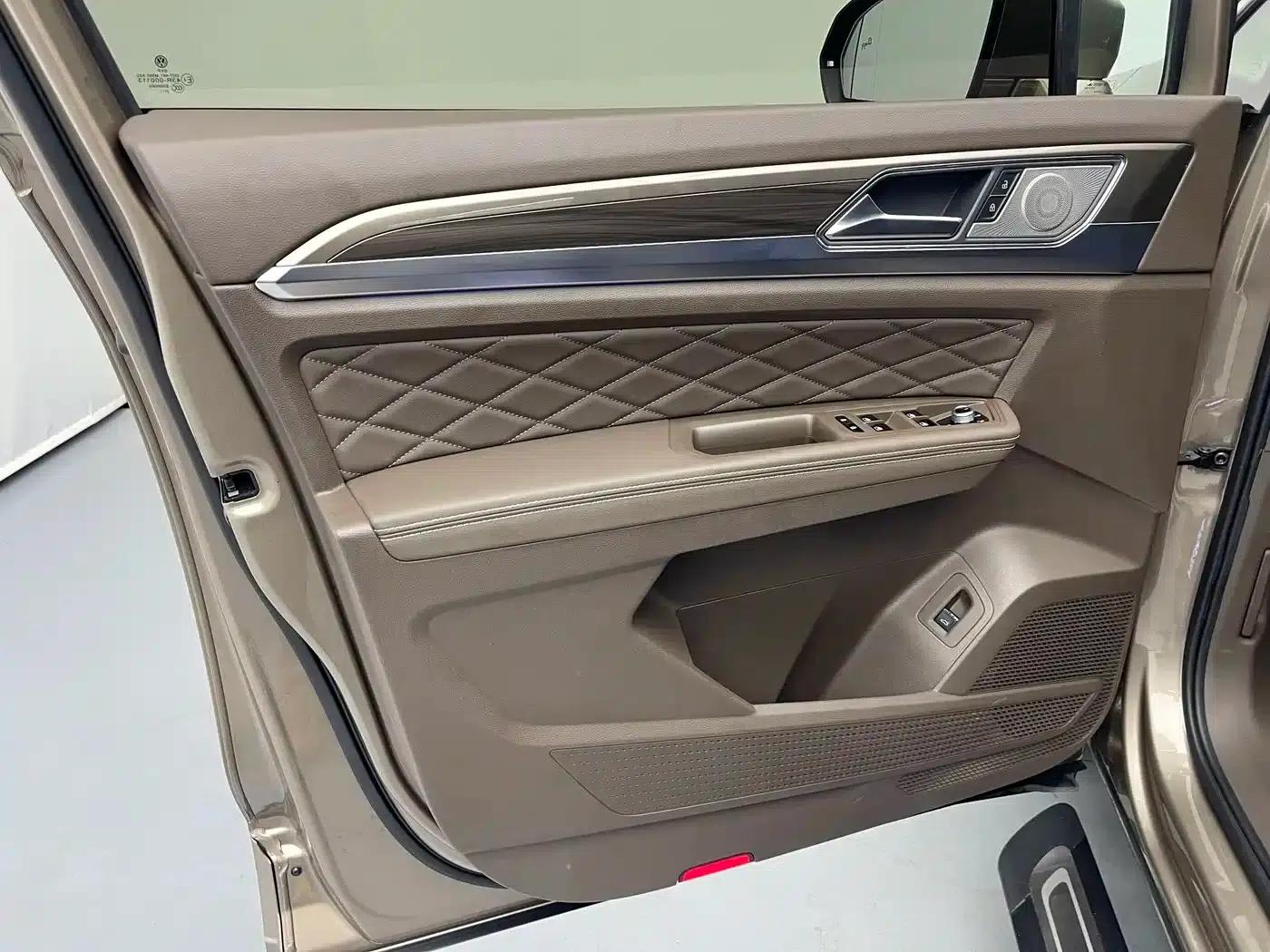 Viloran 2022 380TSI Premium Edition — миниатюра 20