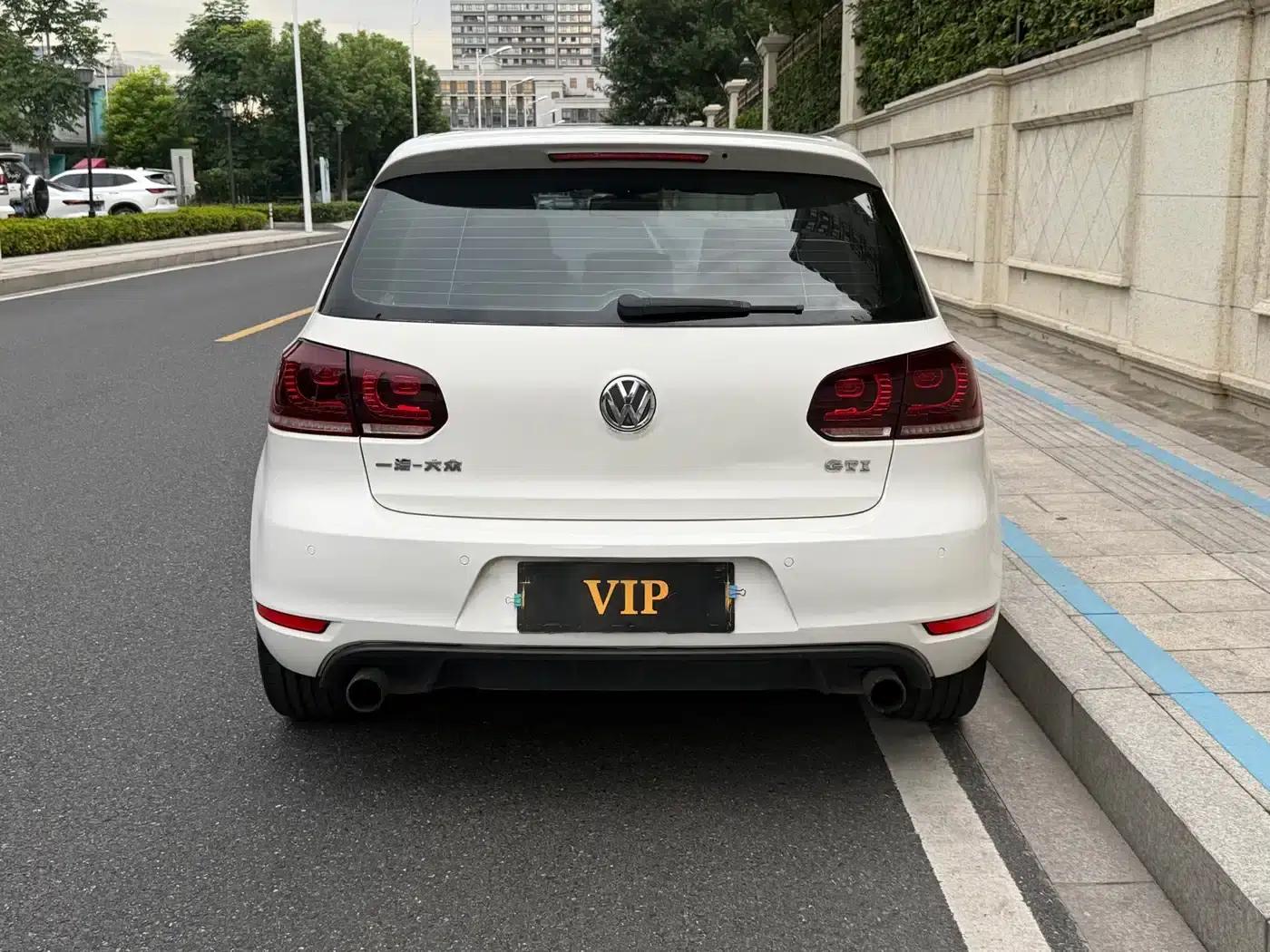 2010 Golf GTI 2.0TSI GTI — миниатюра 4