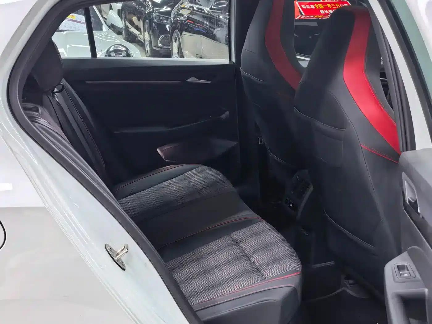 2023 Golf GTI 380TSI DSG GTI — миниатюра 6