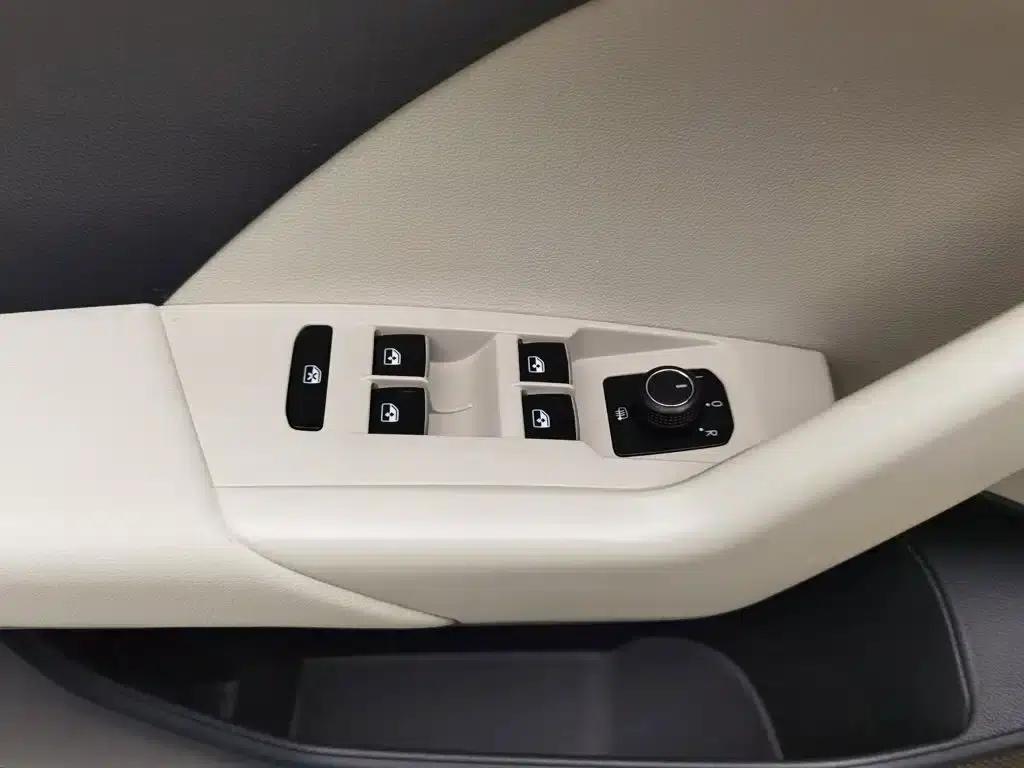2019 Volkswagen T-Cross 280TSI DSG Luxury Edition — миниатюра 9