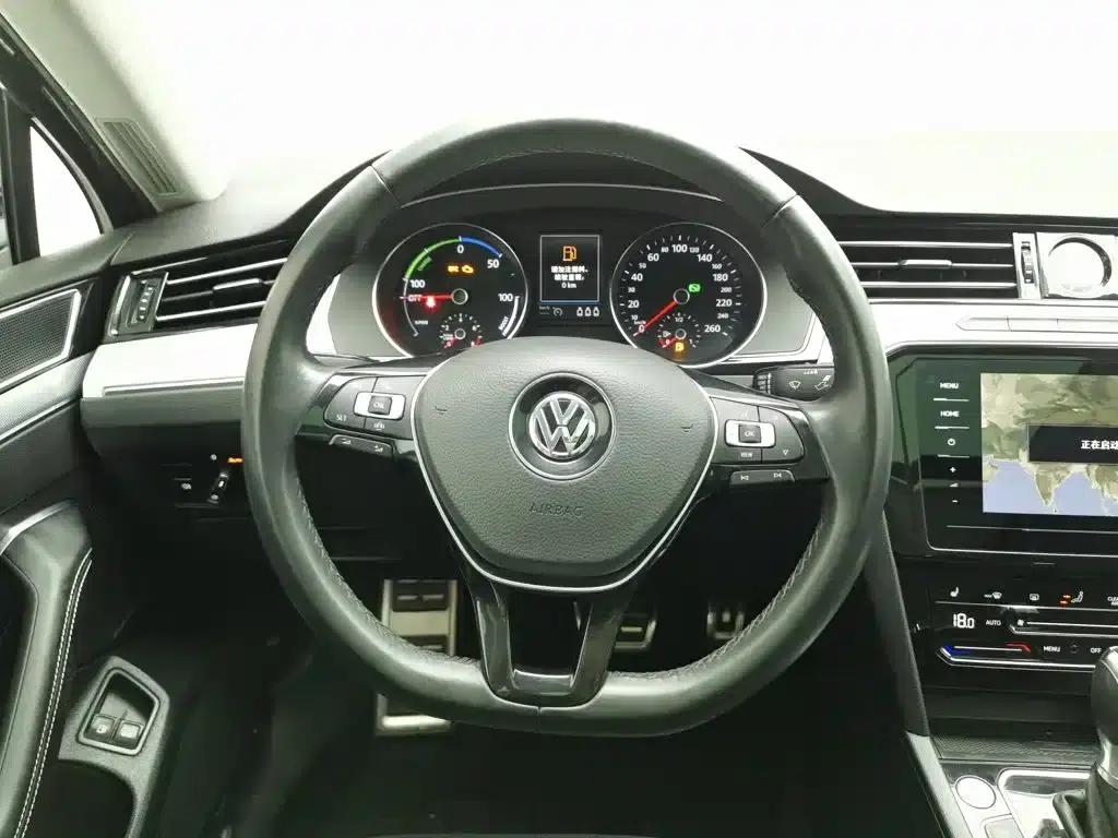 2020 Volkswagen Passat PHEV GTE Luxury Edition — миниатюра 11