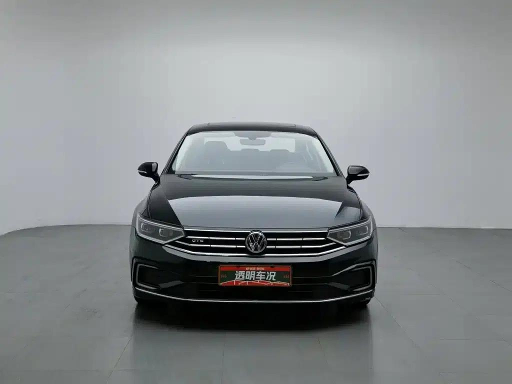 2020 Volkswagen Passat PHEV GTE Luxury Edition — миниатюра 3