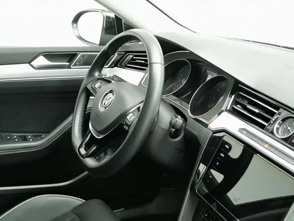 2020 Volkswagen Passat PHEV GTE Luxury Edition — миниатюра 22