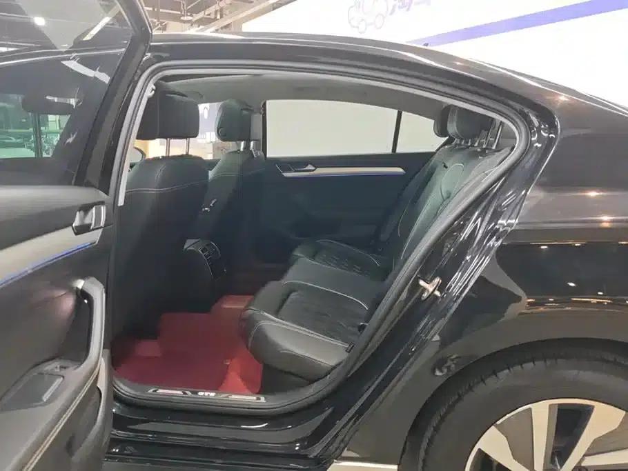 2022 Volkswagen Passat PHEV GTE Luxury Edition — миниатюра 11
