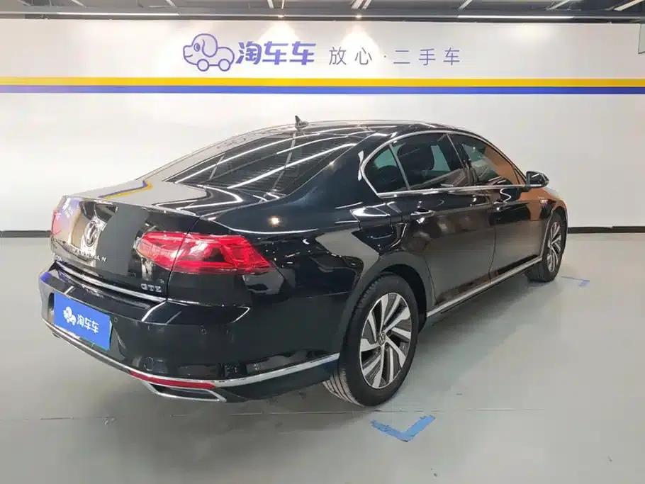2022 Volkswagen Passat PHEV GTE Luxury Edition — миниатюра 3
