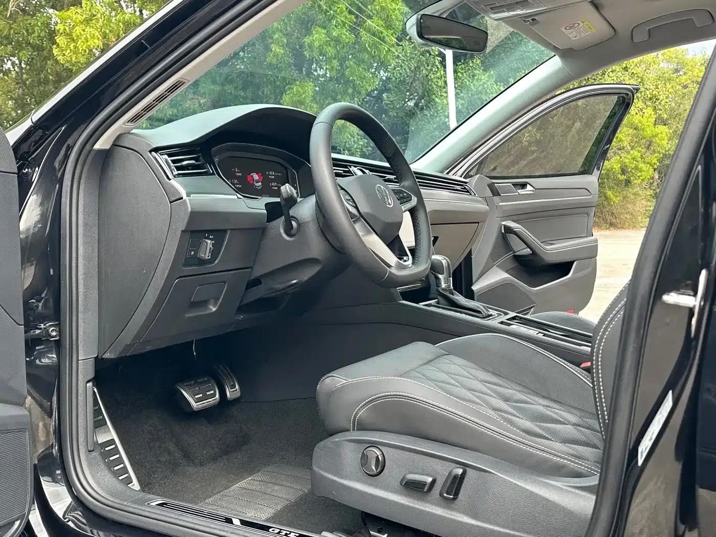 2022 Volkswagen Passat PHEV GTE Luxury Edition — миниатюра 5
