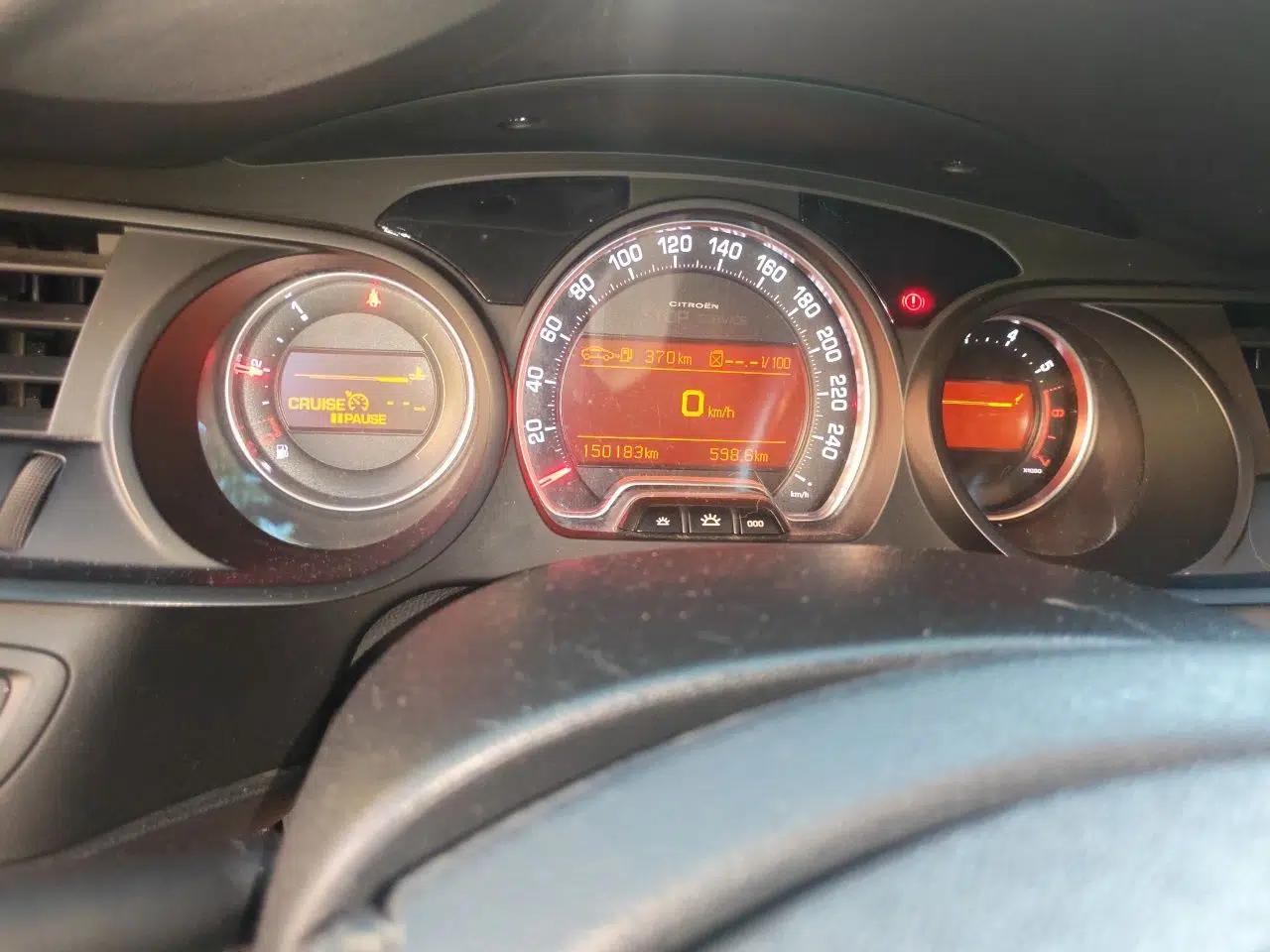 Citroen C5 2013 2.0L Automatic Luxury Model — миниатюра 12