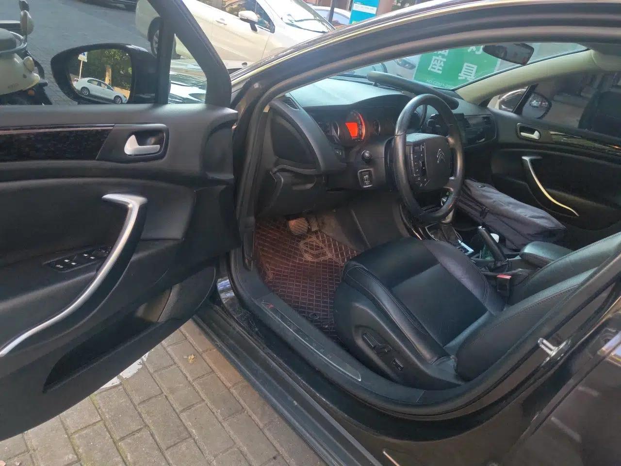 Citroen C5 2013 2.0L Automatic Luxury Model — миниатюра 16