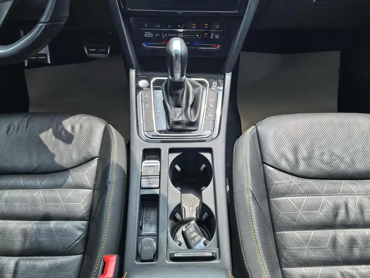FAW-Volkswagen CC 2024 380TSI Striking Popular Edition — миниатюра 13