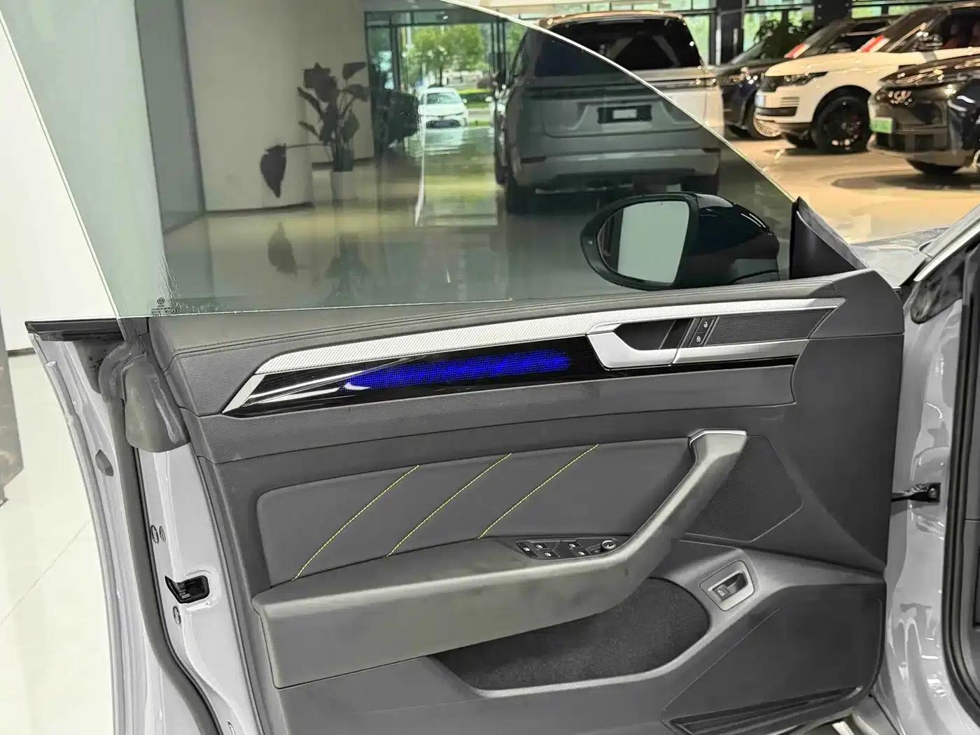 FAW-Volkswagen CC 2023 380TSI Striking Edition — миниатюра 5