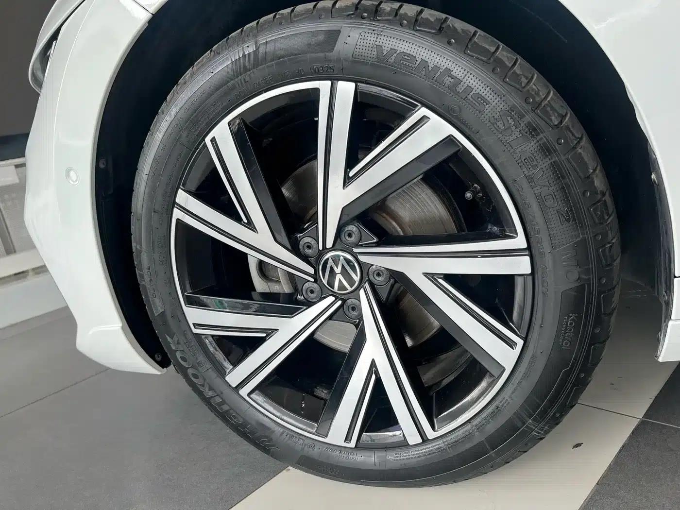 FAW-Volkswagen CC 2021 380TSI Striking Edition — миниатюра 7