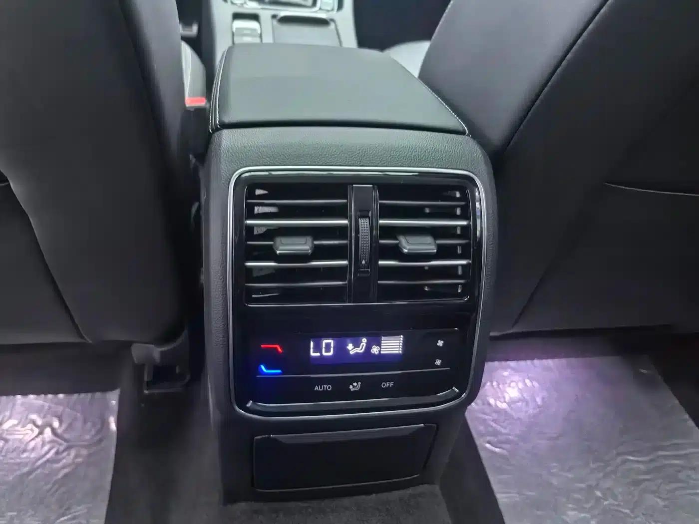 FAW-Volkswagen CC 2021 380TSI Striking Edition — миниатюра 11